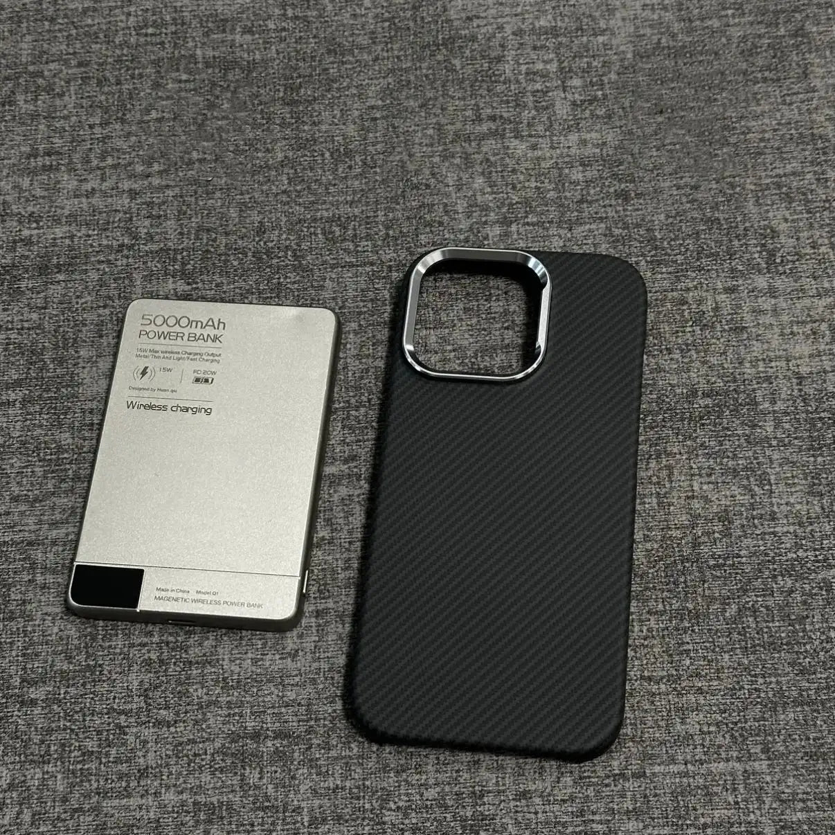 Magnetische Schutzhülle mit Carbonfaser-Textur – Ultradünnes, robustes Design